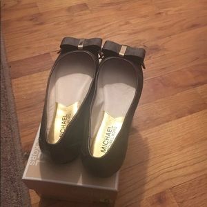 Micheal kors flats size 5